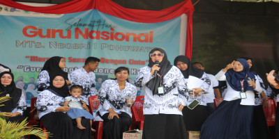 Resmi Ditutup, Perayaan Hari Guru MTsN 1 Pohuwato Diakhiri dengan Penghargaan Juara dan Guru Inspiratif