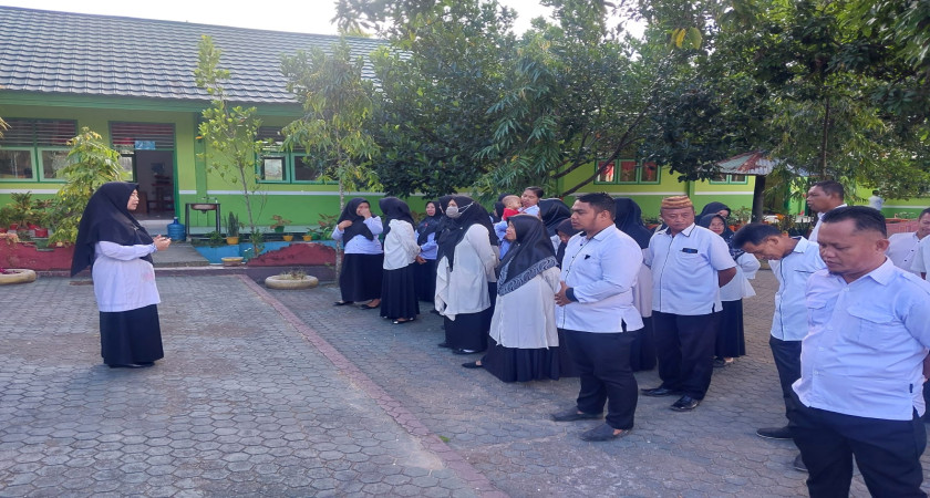 Apel Pagi, Kepala MTsN 1 Pohuwato Apresiasi Kedisiplinan Pegawai